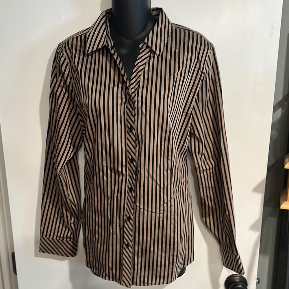 4/$16 Chico's Elegant Black and Tan Striped Button Down Long Sleeve Shirt NWOT